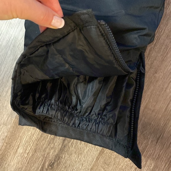 Unisex black snowpants size 7-8 youth - Picture 7 of 8